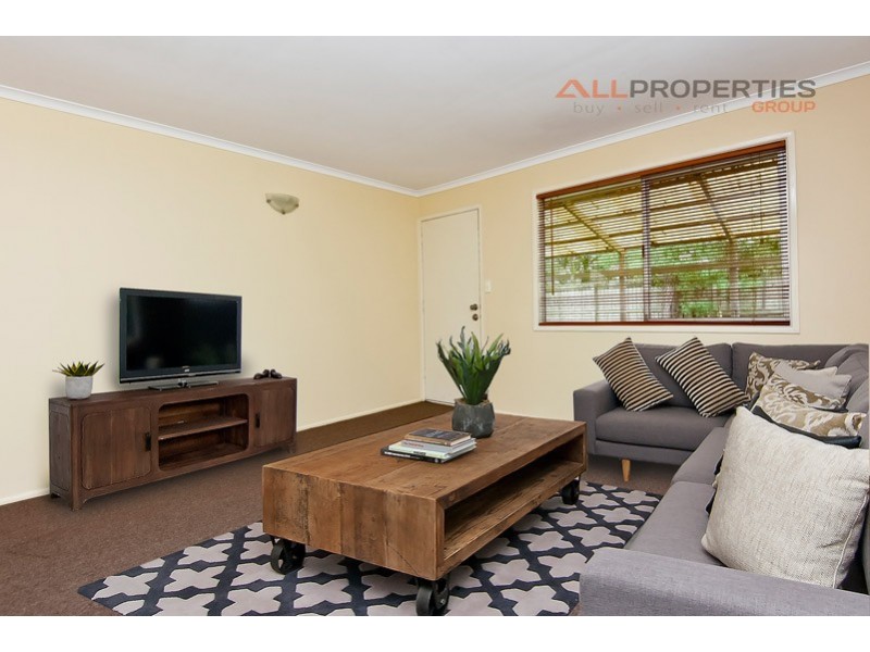 16 Moore Street, Loganlea QLD 4131