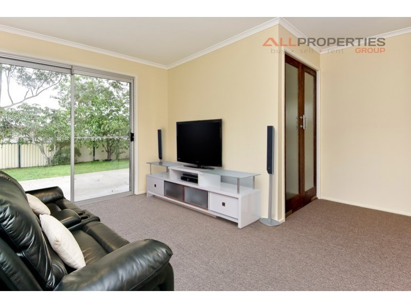 16 Moore Street, Loganlea QLD 4131