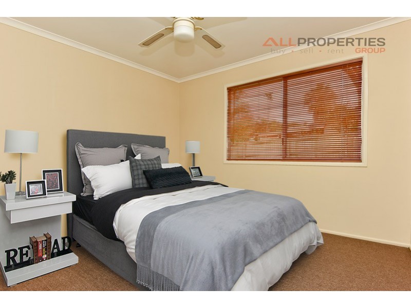 16 Moore Street, Loganlea QLD 4131