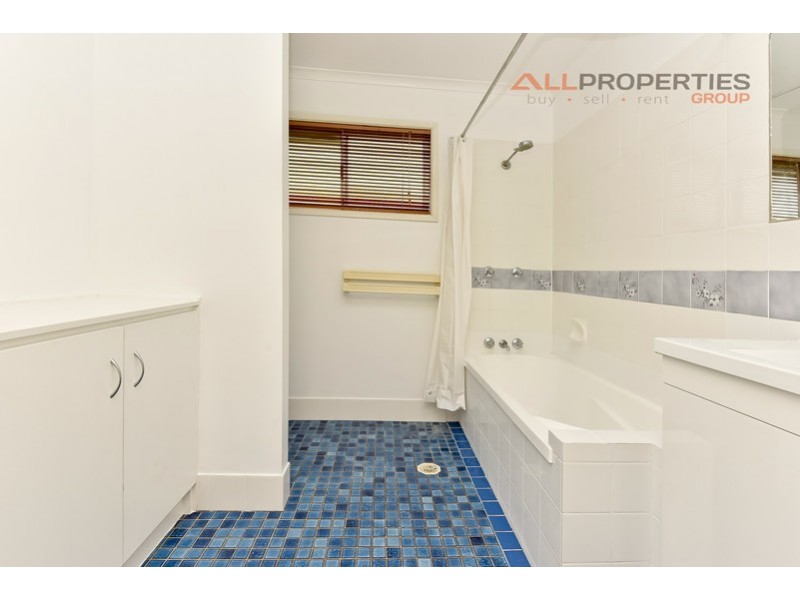 16 Moore Street, Loganlea QLD 4131