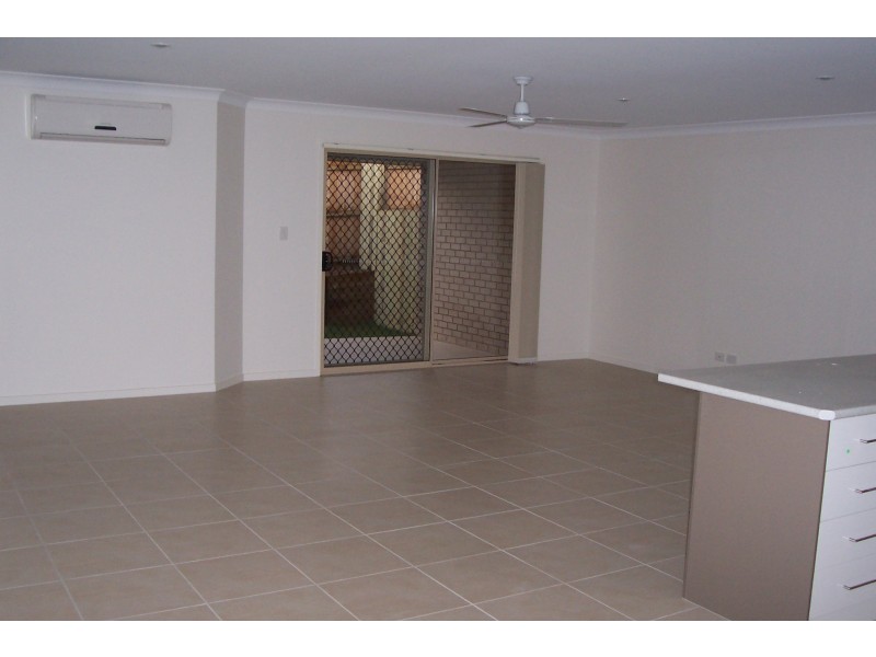2/15 Tranquility Circuit, Brassall QLD 4305