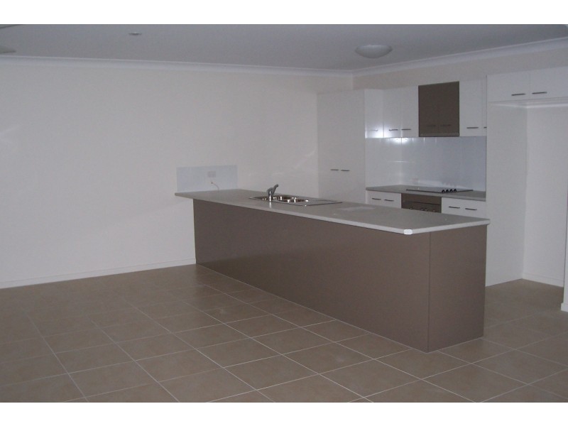 2/15 Tranquility Circuit, Brassall QLD 4305