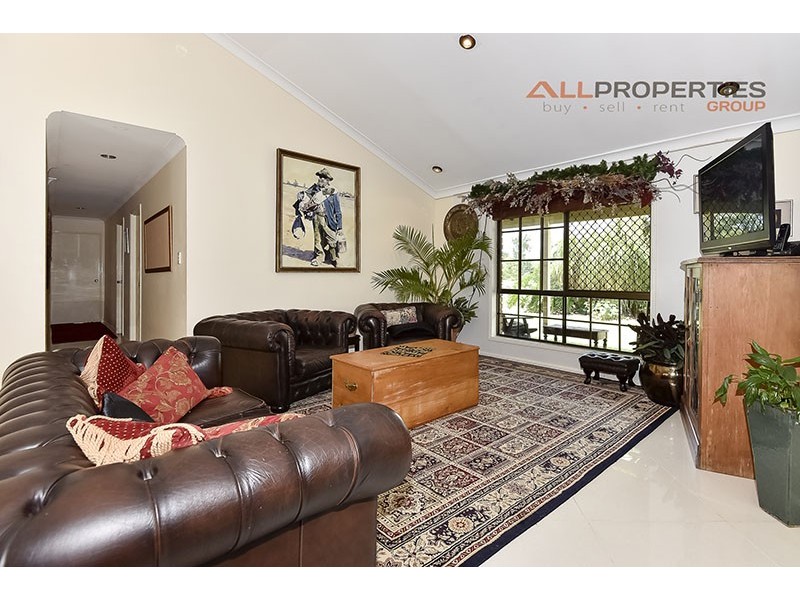 13 Castile Crescent, Holmview QLD 4207