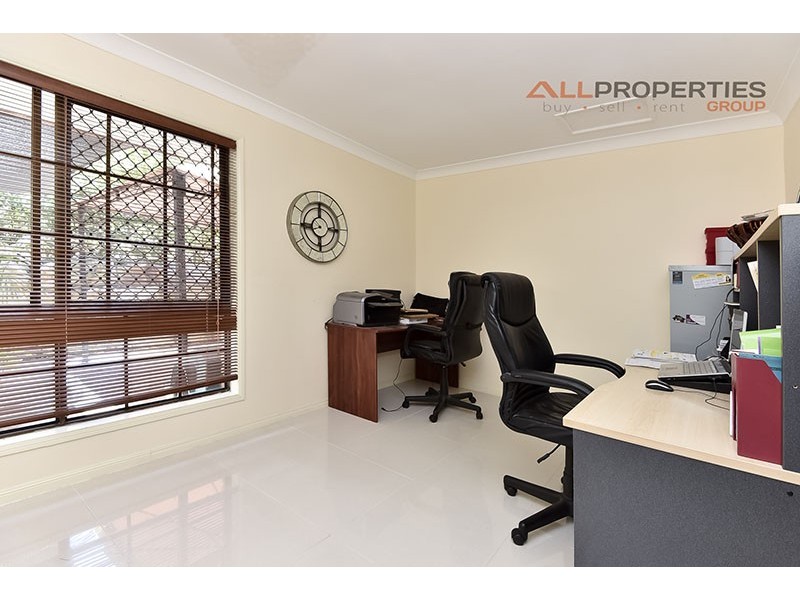 13 Castile Crescent, Holmview QLD 4207