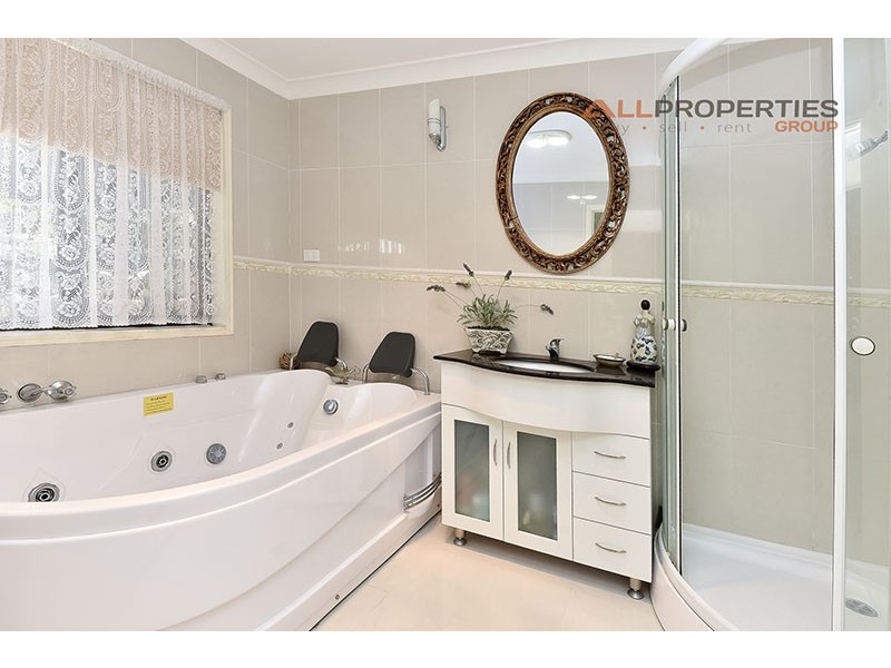 13 Castile Crescent, Holmview QLD 4207