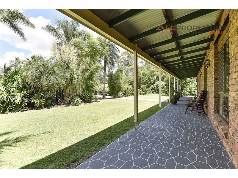 13 Castile Crescent, Holmview QLD 4207