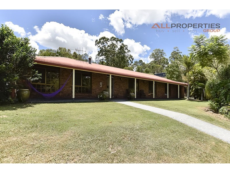 13 Castile Crescent, Holmview QLD 4207