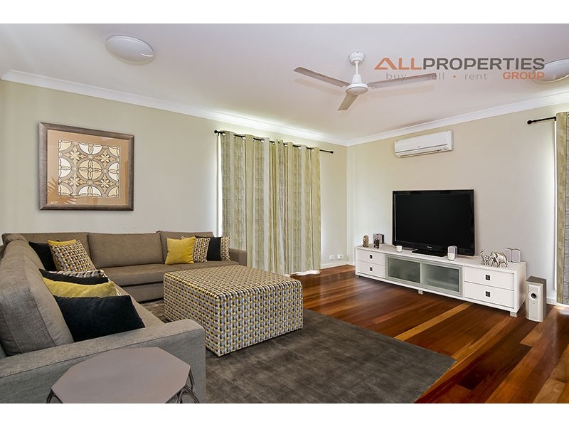 18 Fleur Street, Woodridge QLD 4114
