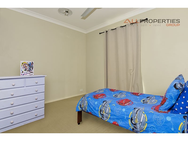 18 Fleur Street, Woodridge QLD 4114