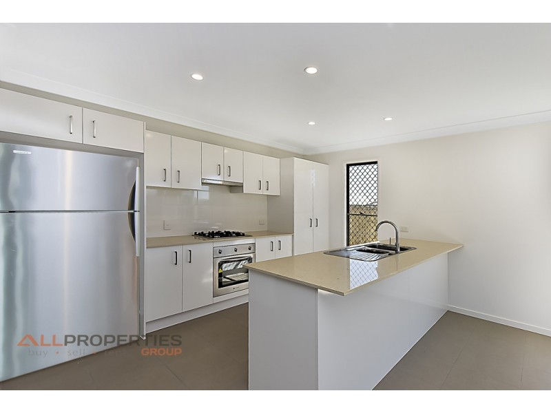 8 Travertine Avenue, Logan Reserve QLD 4133