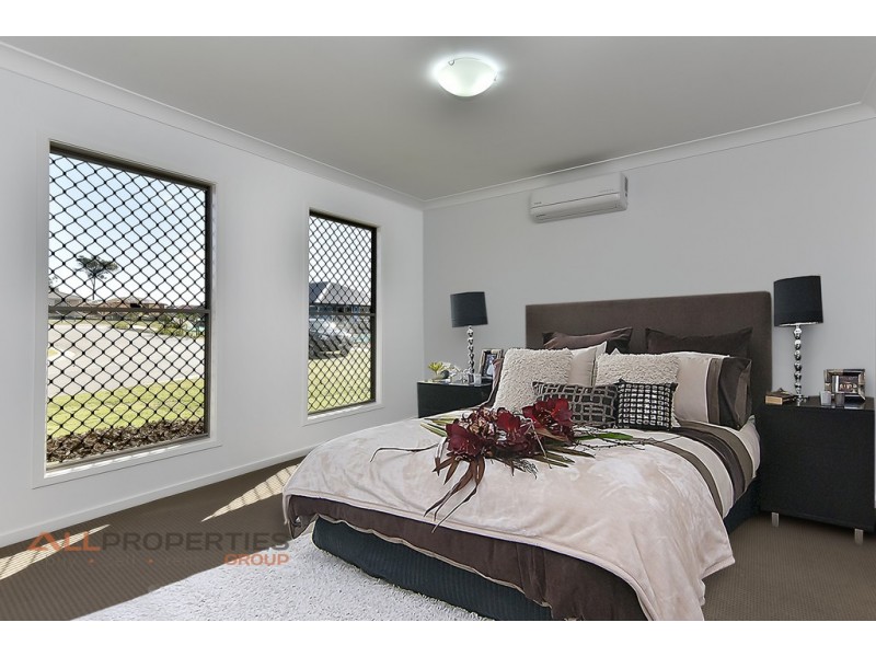 8 Travertine Avenue, Logan Reserve QLD 4133