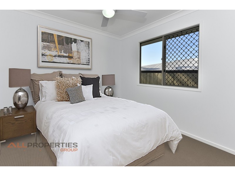 8 Travertine Avenue, Logan Reserve QLD 4133
