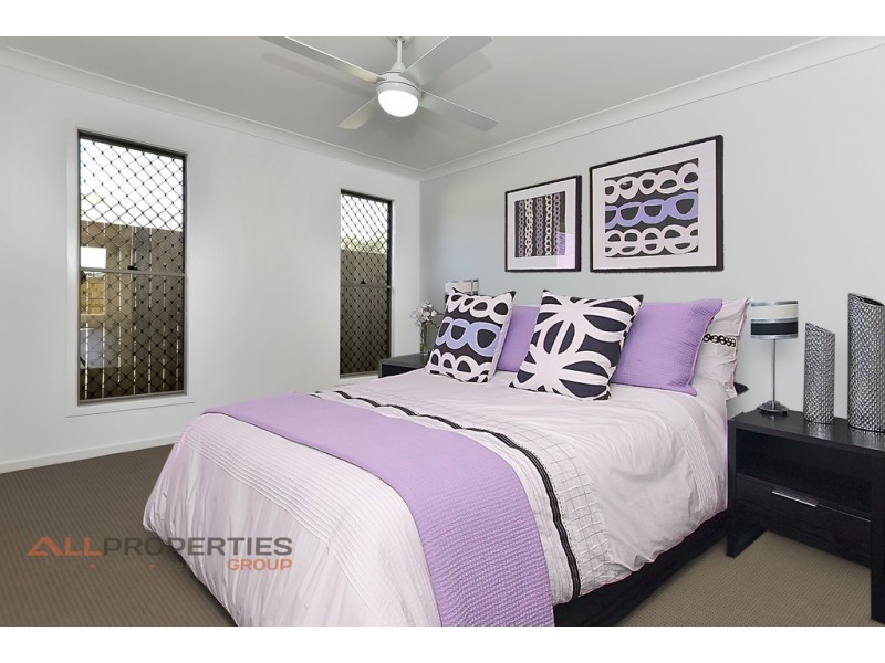 8 Travertine Avenue, Logan Reserve QLD 4133