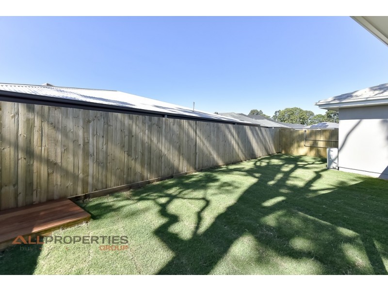 8 Travertine Avenue, Logan Reserve QLD 4133