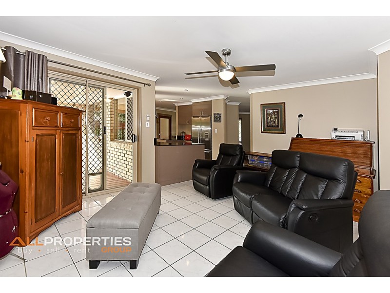 25 Madau Street, Mansfield QLD 4122