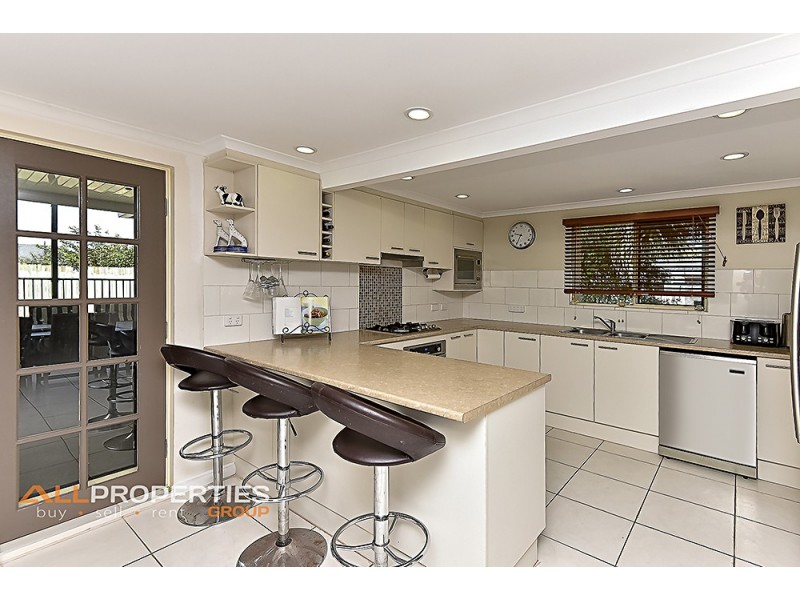 15 Sunningdale Avenue, Rochedale South QLD 4123