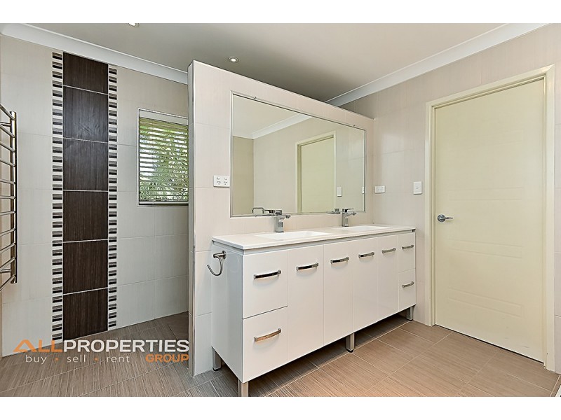 15 Sunningdale Avenue, Rochedale South QLD 4123