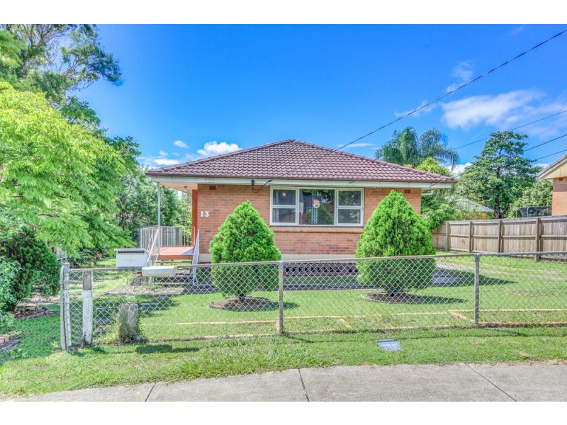 13 Fleur Street, Woodridge QLD 4114
