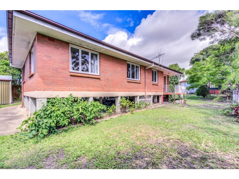 13 Fleur Street, Woodridge QLD 4114