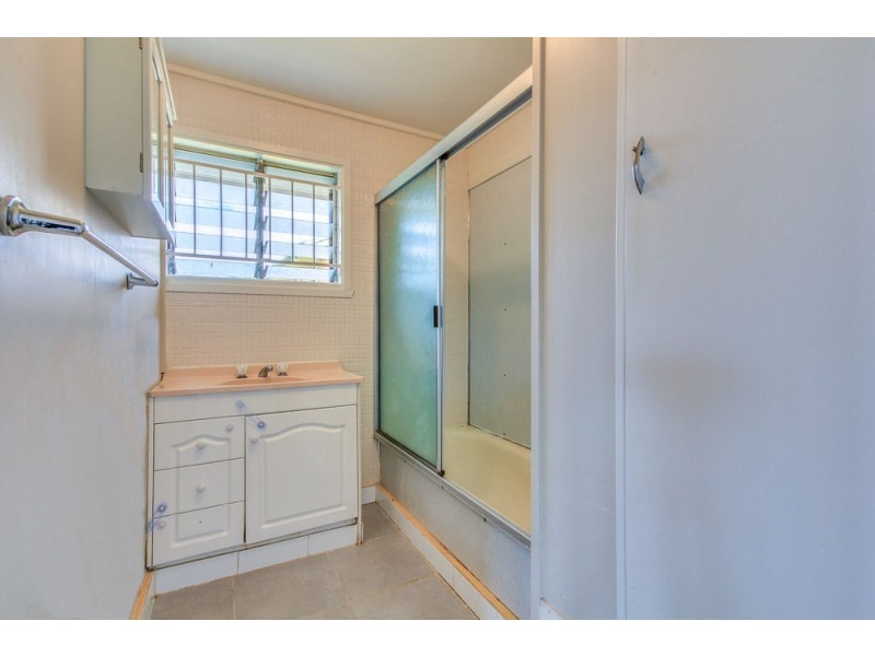 13 Fleur Street, Woodridge QLD 4114