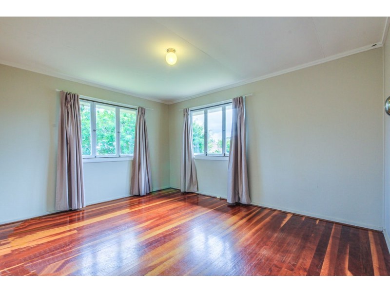 13 Fleur Street, Woodridge QLD 4114