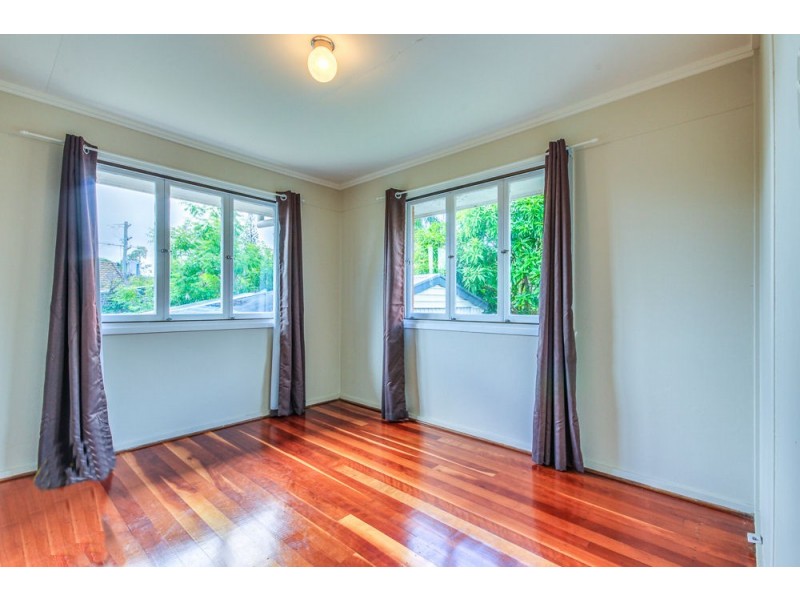 13 Fleur Street, Woodridge QLD 4114