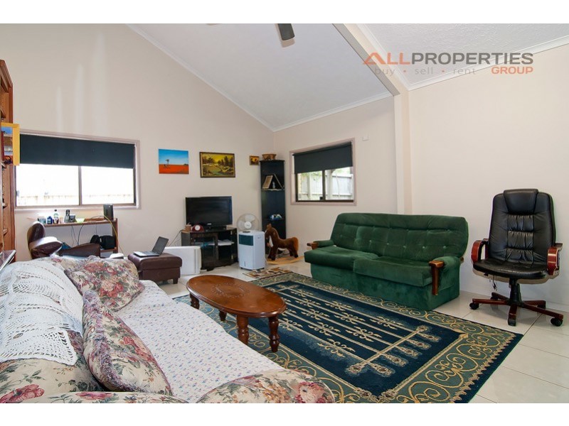 53 Ariel Ave, Kingston QLD 4114