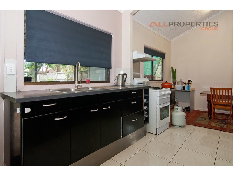 53 Ariel Ave, Kingston QLD 4114