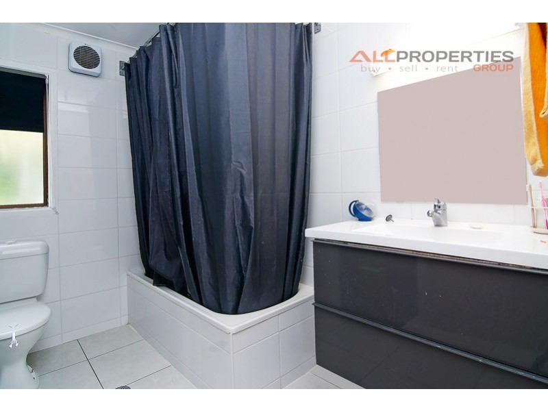 53 Ariel Ave, Kingston QLD 4114