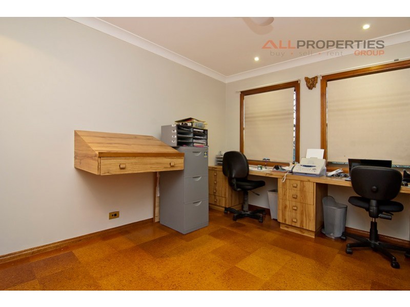 219 Springwood Road, Springwood QLD 4127