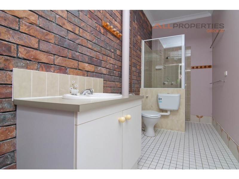 219 Springwood Road, Springwood QLD 4127