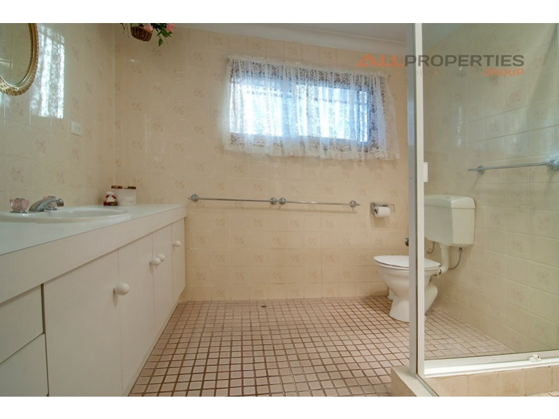 219 Springwood Road, Springwood QLD 4127