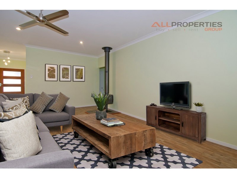 38 Overland Drive, Edens Landing QLD 4207