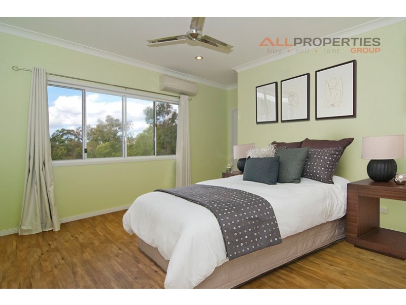 38 Overland Drive, Edens Landing QLD 4207