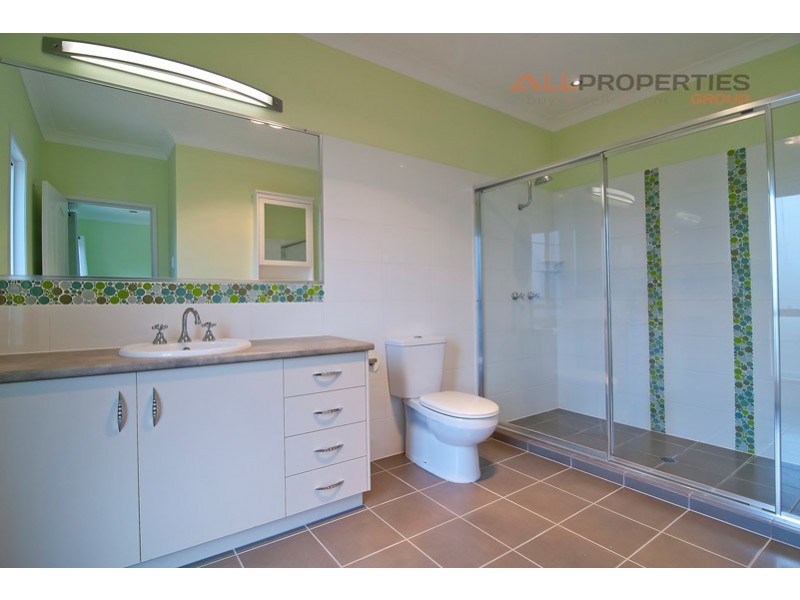 38 Overland Drive, Edens Landing QLD 4207