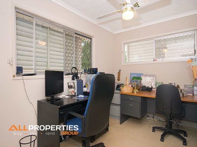 21 Cowper Avenue, Eagleby QLD 4207