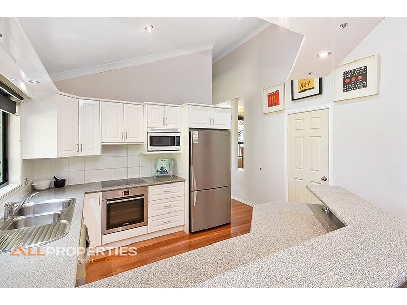 8 – 10 Heeler Court, Shailer Park QLD 4128