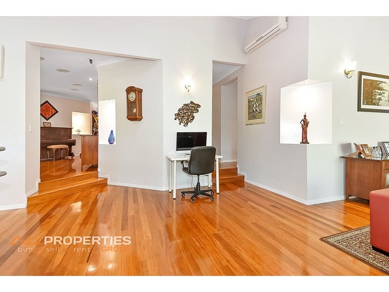 8 – 10 Heeler Court, Shailer Park QLD 4128
