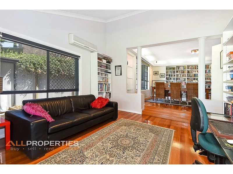 8 – 10 Heeler Court, Shailer Park QLD 4128