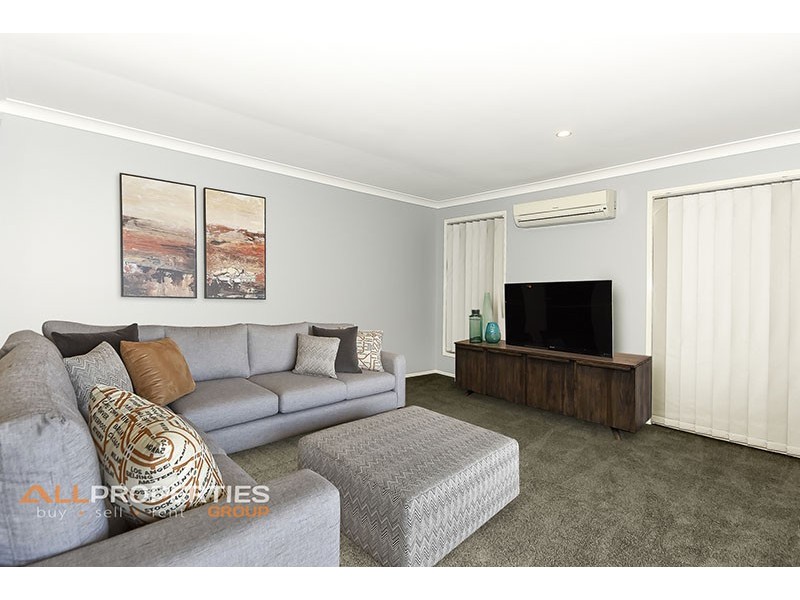 4 Ogle Place, Windaroo QLD 4207