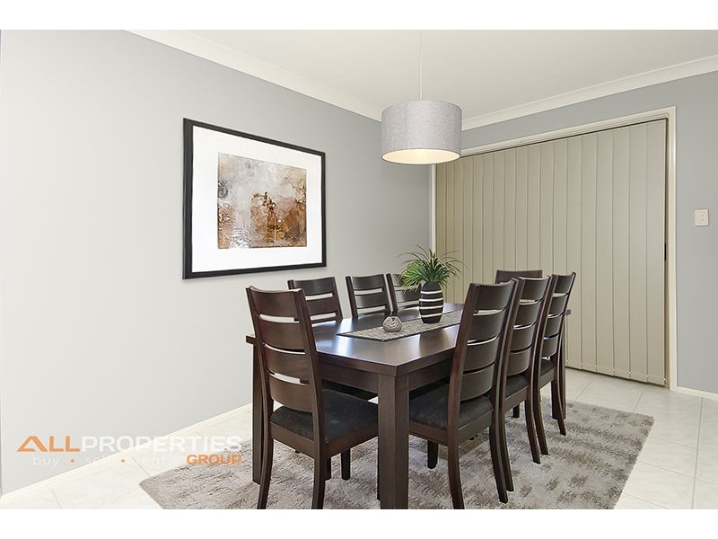 4 Ogle Place, Windaroo QLD 4207