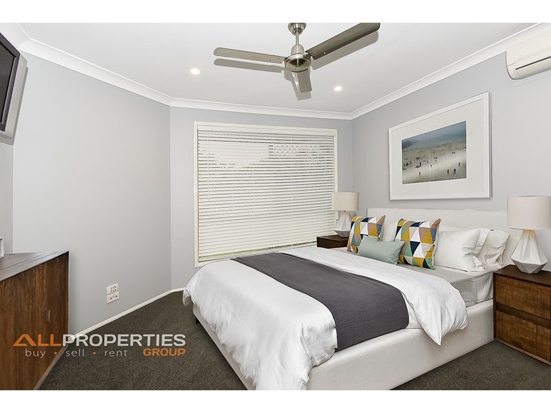 4 Ogle Place, Windaroo QLD 4207