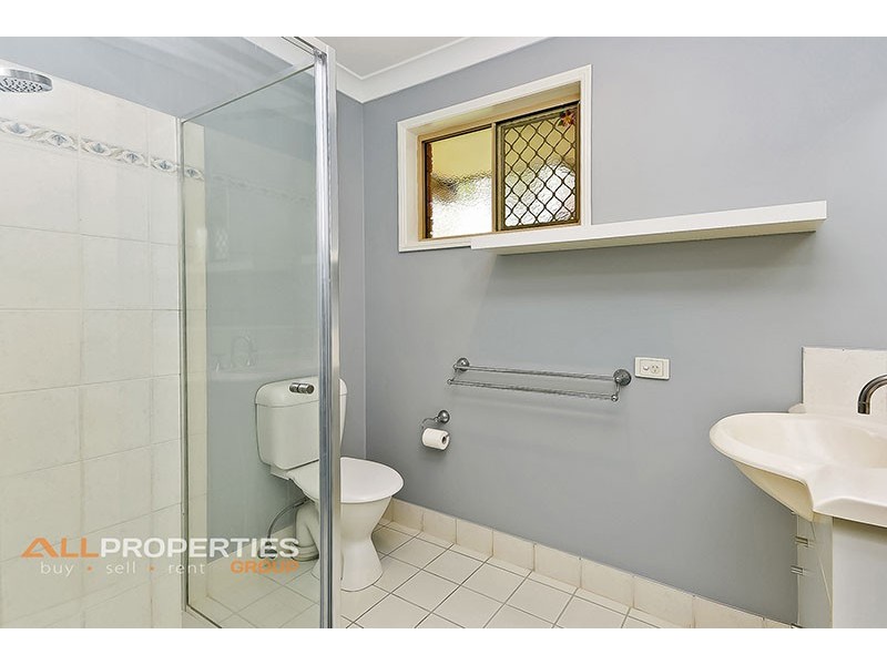 4 Ogle Place, Windaroo QLD 4207