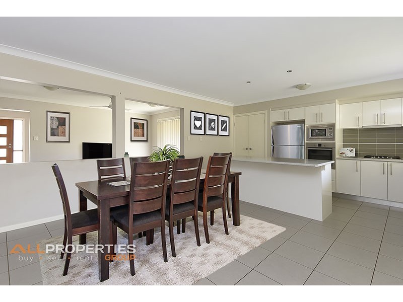 6 Mervyn Crescent, Redland Bay QLD 4165