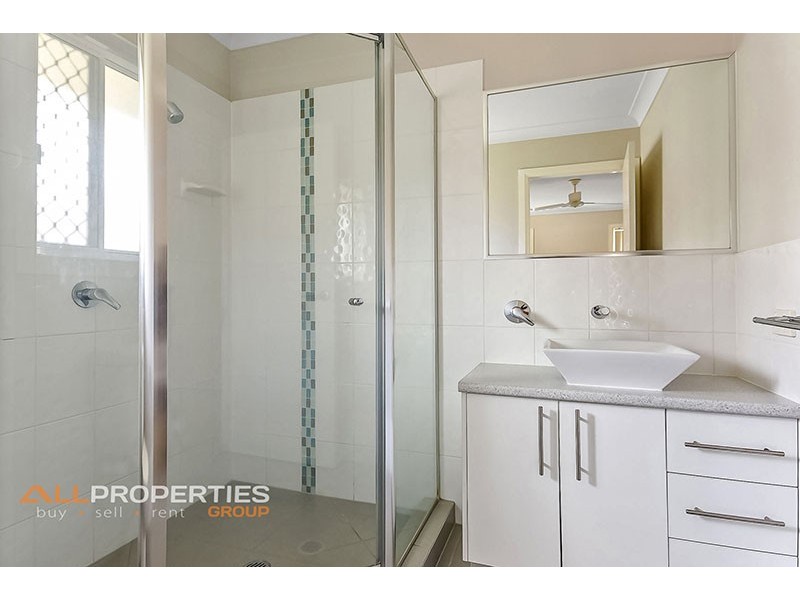 6 Mervyn Crescent, Redland Bay QLD 4165