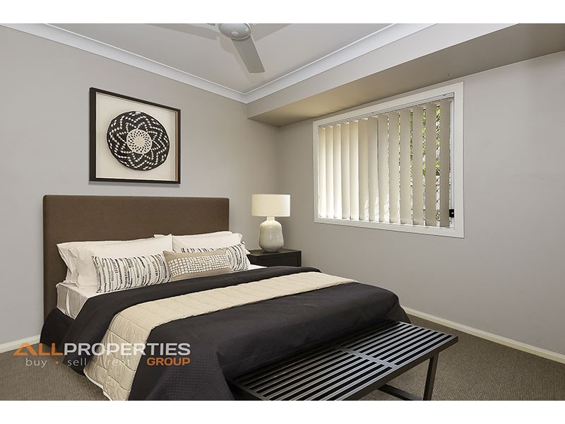 6 Mervyn Crescent, Redland Bay QLD 4165