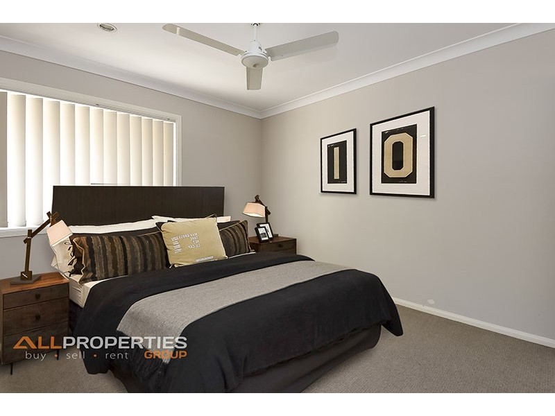 6 Mervyn Crescent, Redland Bay QLD 4165