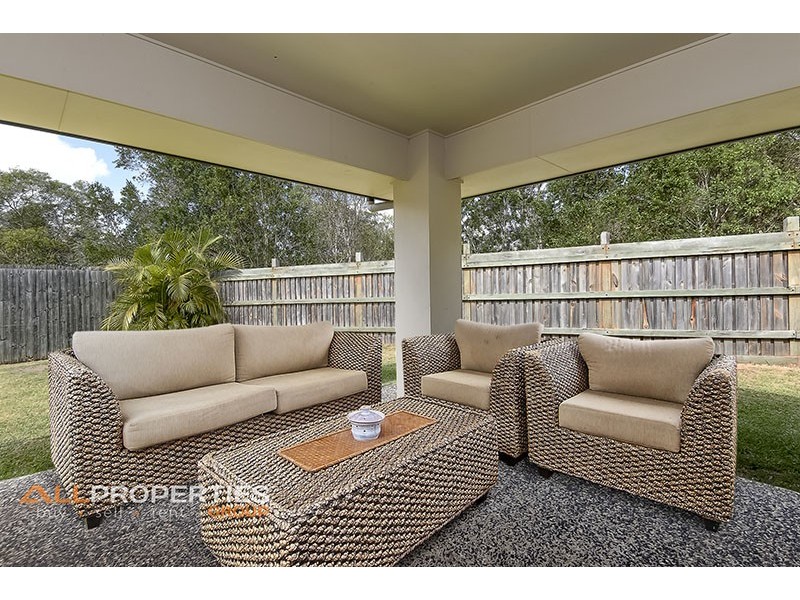 6 Mervyn Crescent, Redland Bay QLD 4165