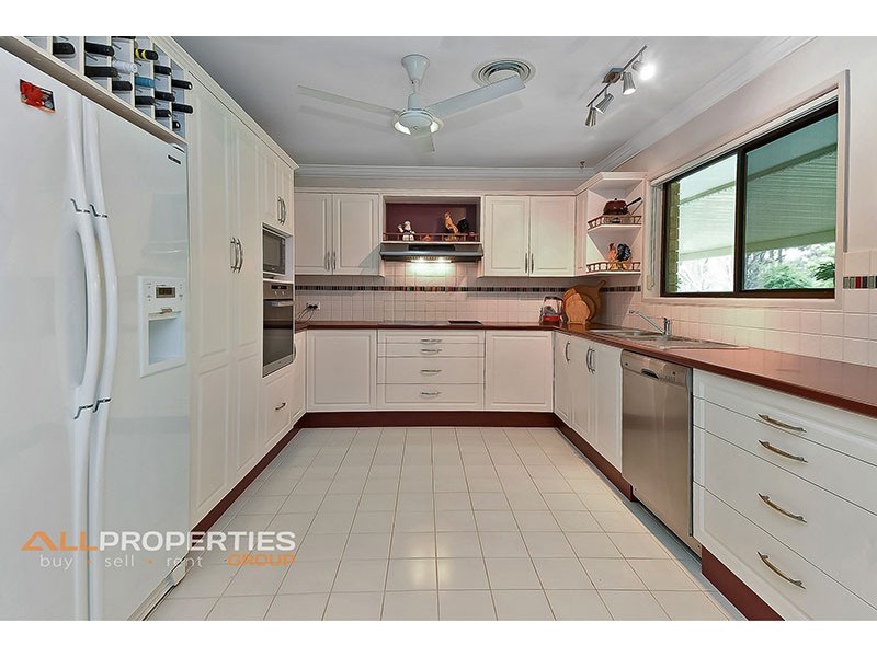 20 Castile Crescent, Holmview QLD 4207