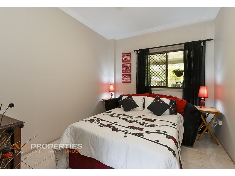 20 Castile Crescent, Holmview QLD 4207